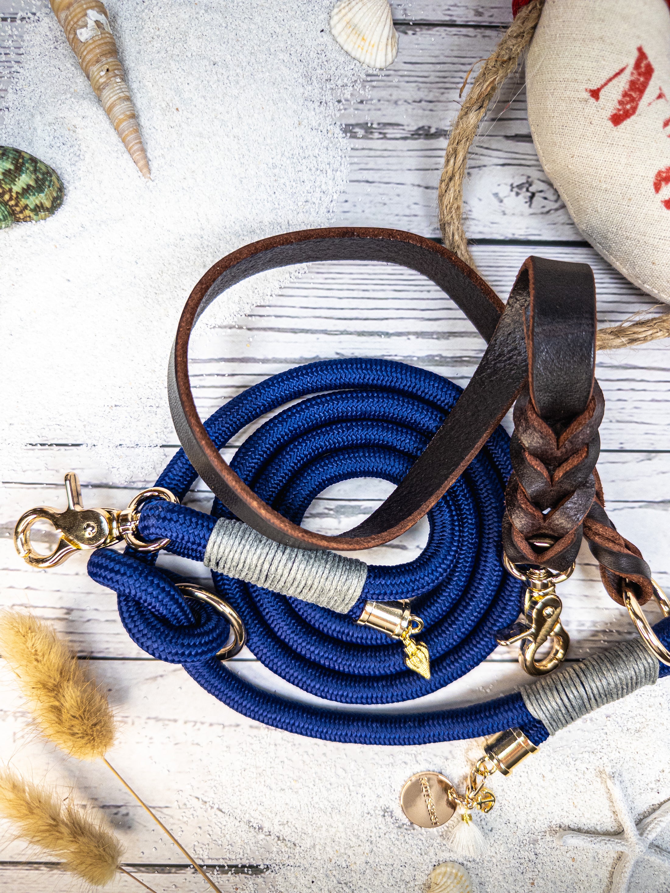 Premium dog leash in rope style and navy blue. Luxury dog accessories.