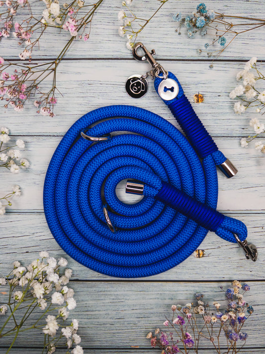 Rope leash for puppies and small dogs.