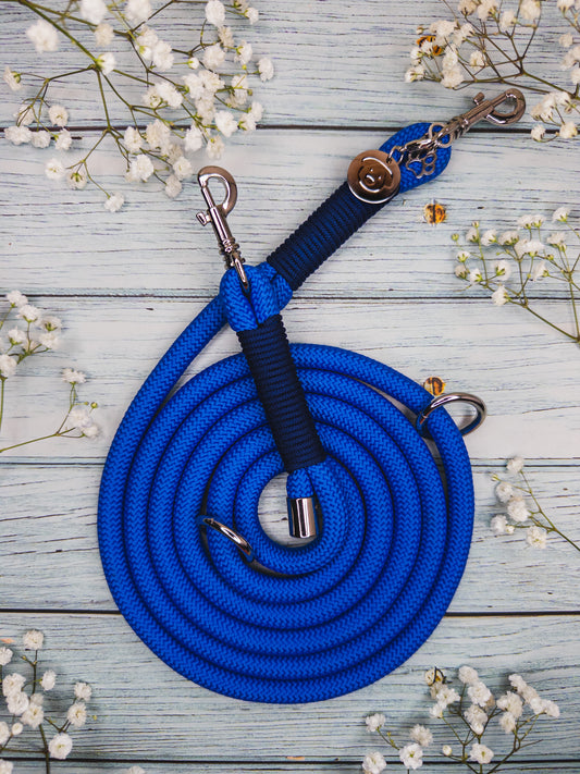 Rope leash for puppies and small dogs.